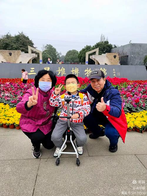 陪麟宝游成都