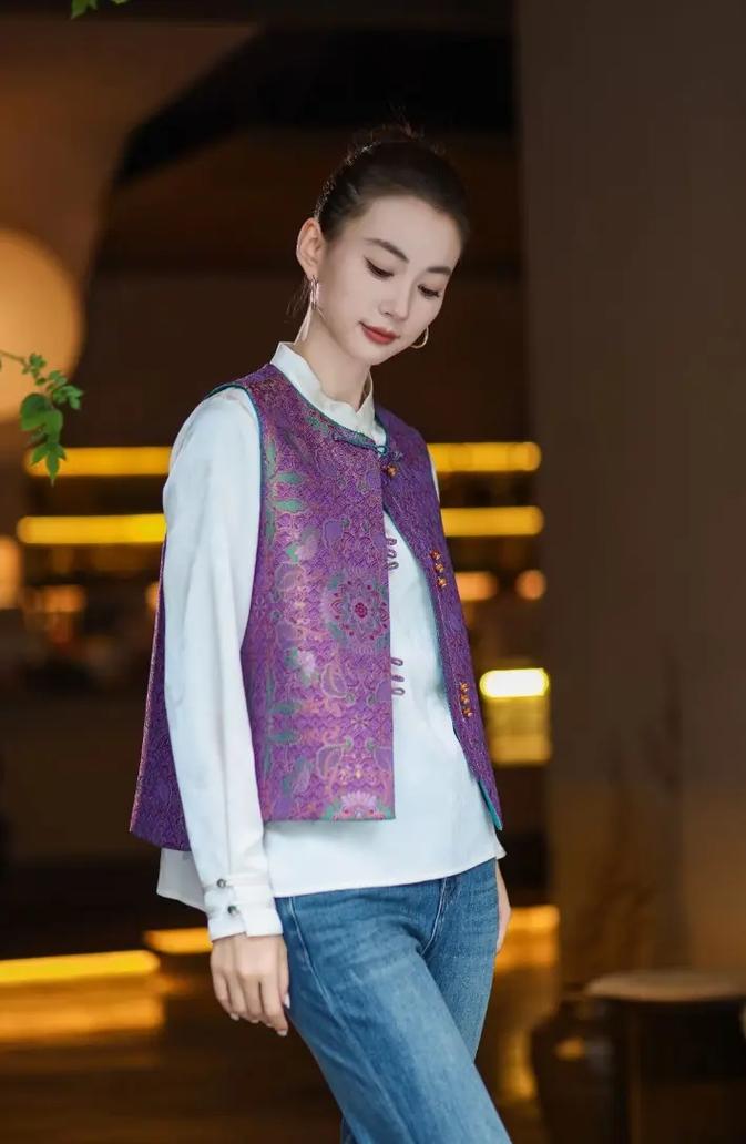 温婉典雅织锦缎提花国风马夹 优雅气质与百搭时尚的完美融合